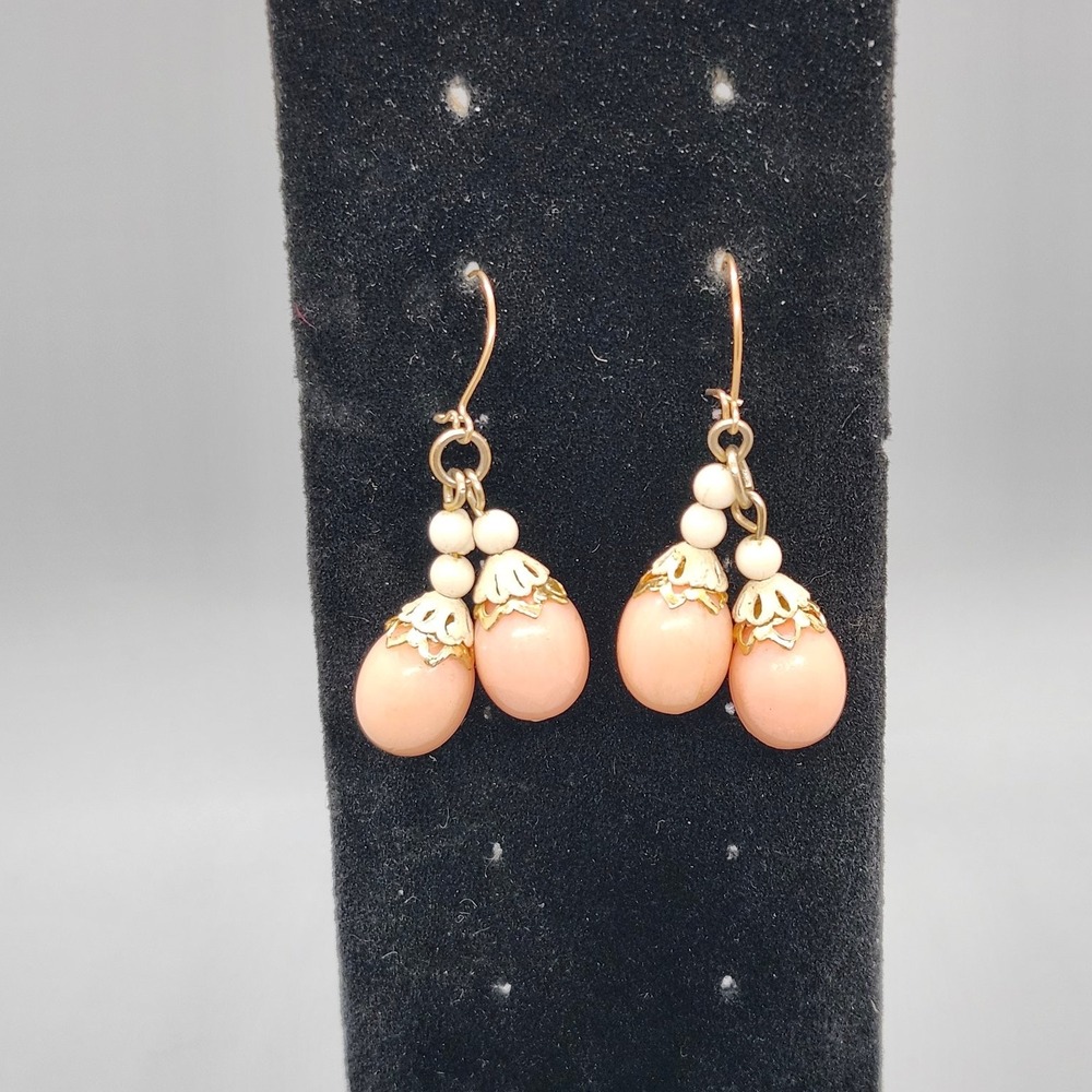 Vintage Dangle Drop Earrings 1.25" Peach Coral White Bead Gold Tone Floral